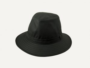 sombrero lluvia orejeras negro