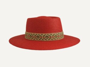 sombrero de papel en color rojo