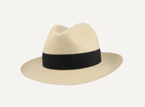 Sombrero clásico en papel