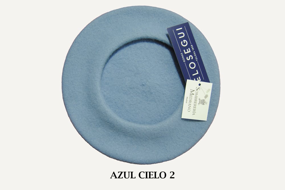 Desnuda Azul Cielo 2