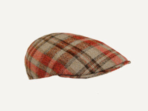 gorra cuadros rojos y marrones