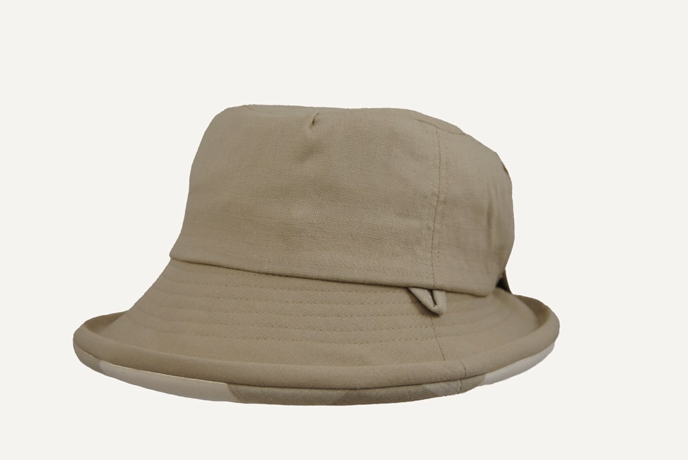 sombrero de tela beige