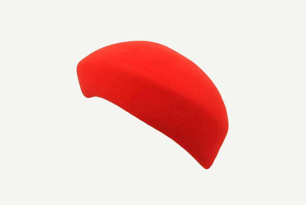 casquete rojo en pico