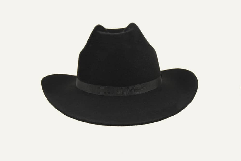 sombrero negro de cowboy