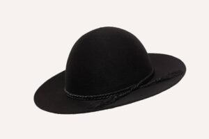 sombrero de cura romano