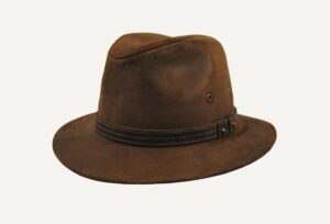 sombrero piel en marrón
