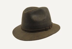 sombrero de piel con estilo desgastado en verde
